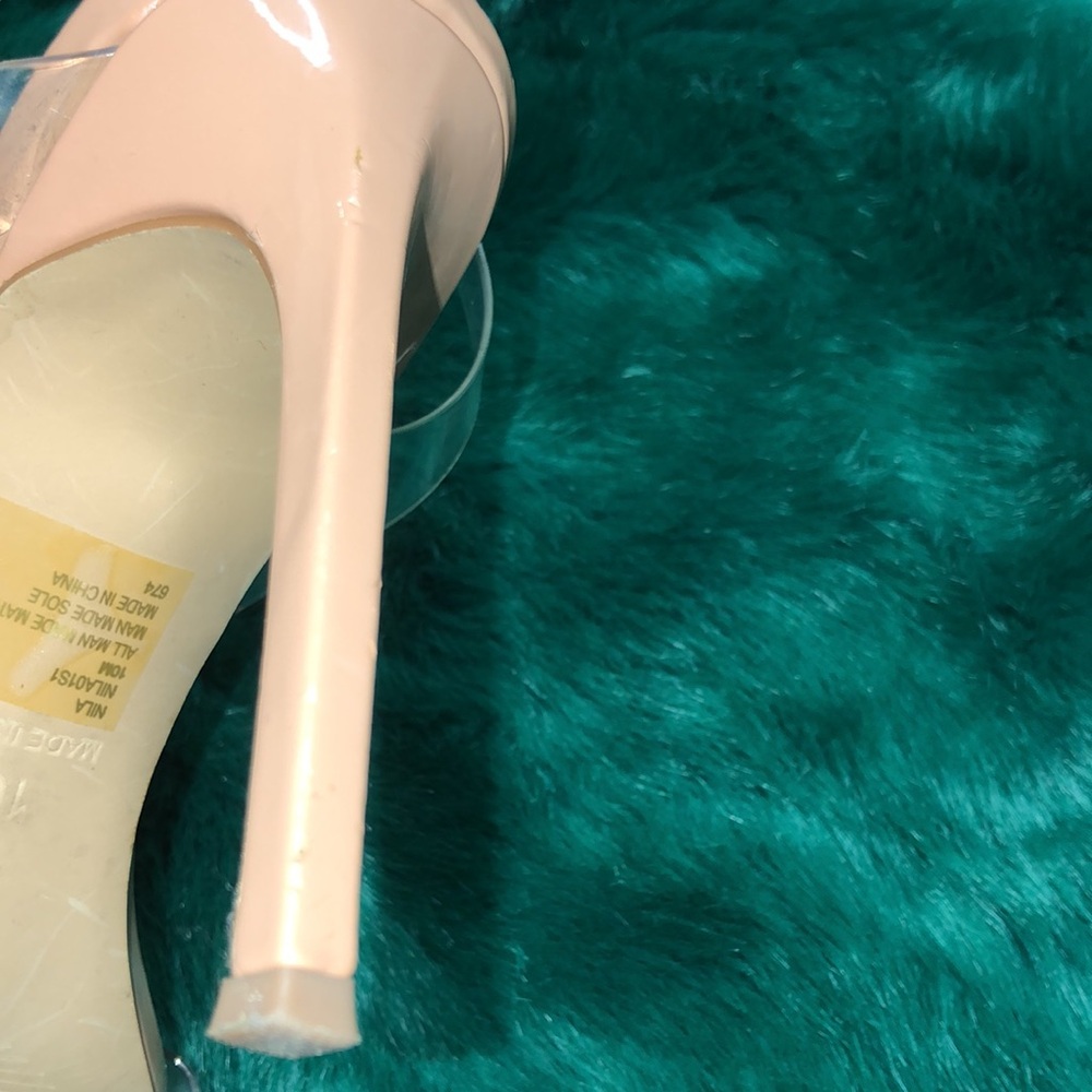High Heels - Picture 6 of 6